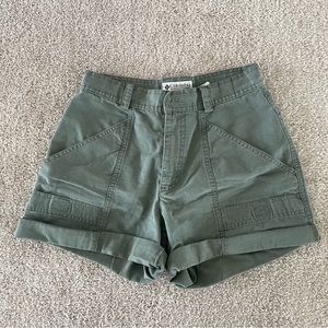 SOLD | Columbia Khaki Green Shorts